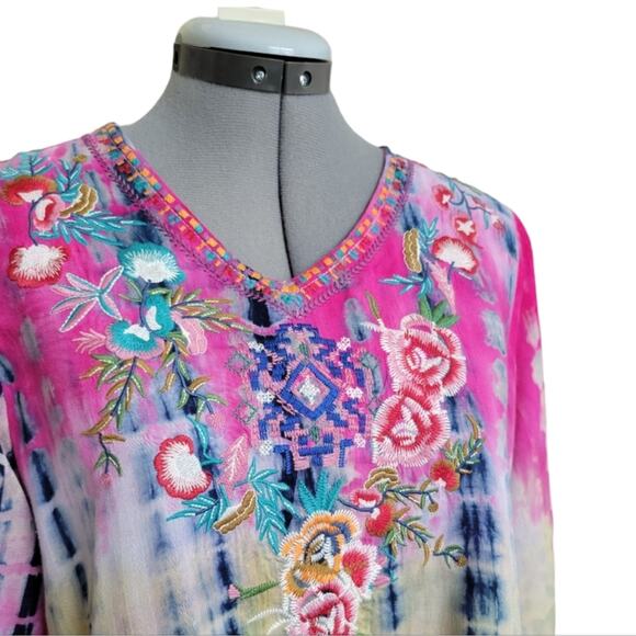 Calesas Embroidered Tie Dye V-neck Tunic Size Small Pink Blue Floral - Picture 2 of 9